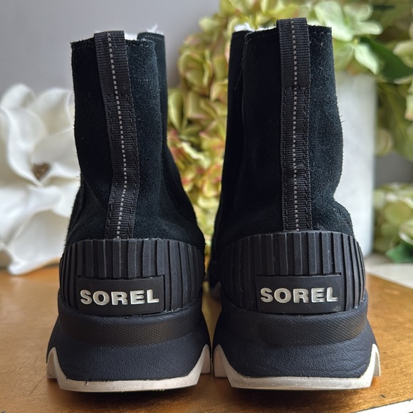 Sorel Kinetic Short Boots in Black Suede - Picture 5 of 16
